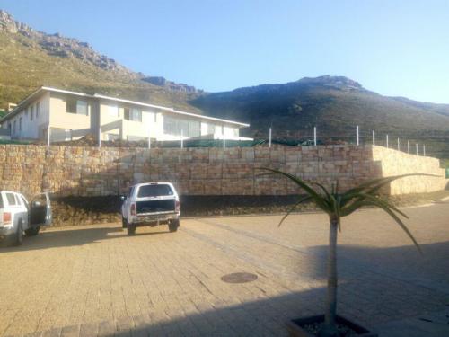 Square gabion work